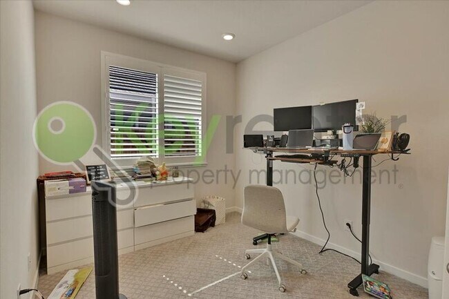 Foto del edificio - 4168 Gossamer St