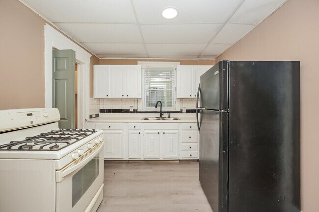 Foto del edificio - 10906 Grantwood Ave