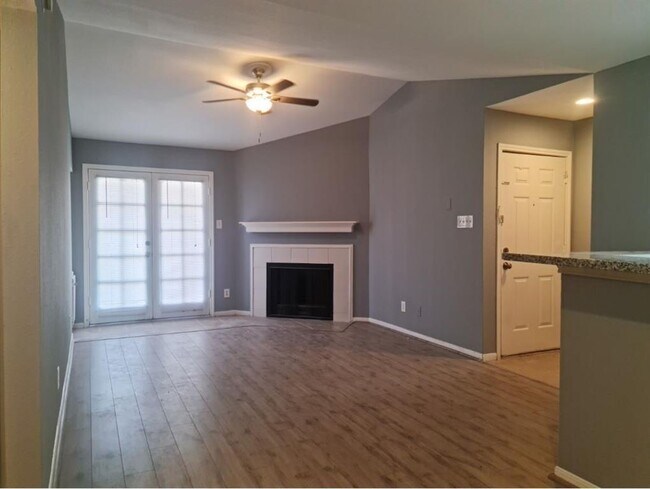 Building Photo - 14600 Fonmeadow Dr