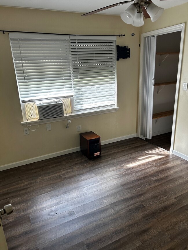 Foto del edificio - 17811 Bamwood Rd