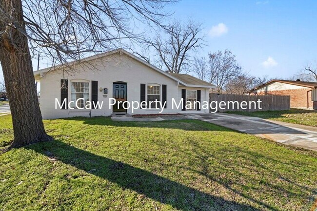 Photo - 2600 Bluebird Ln House