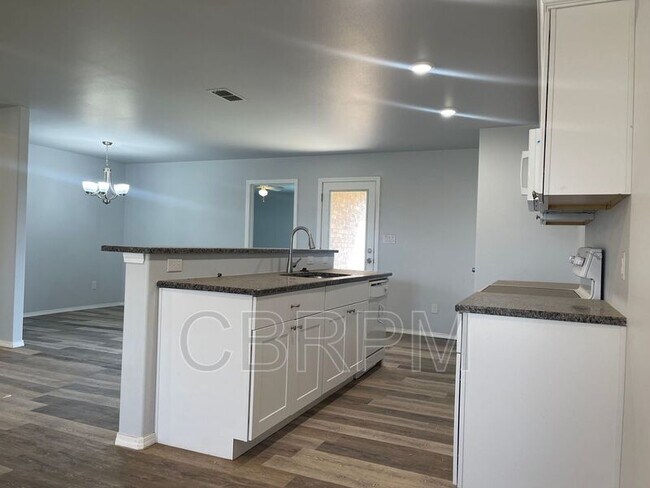 Building Photo - 8427 10th Pl
