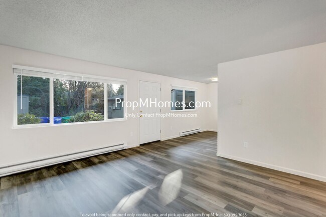 Foto del edificio - Freshly Renovated 2-Bedroom Duplex in Desi...