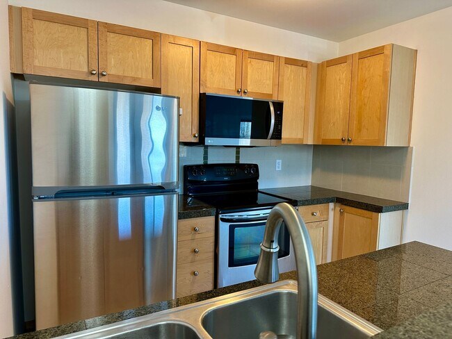 Foto del edificio - Wonderful Greenwood 2 Bed/2Bath