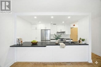 Building Photo - 88 Bernard Ave