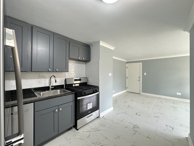 Building Photo - 2754 W North Shore Ave