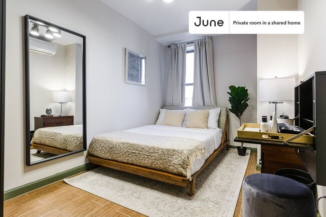 Building Photo - Room in Shared 3 bed/1 bath home in Chinatown