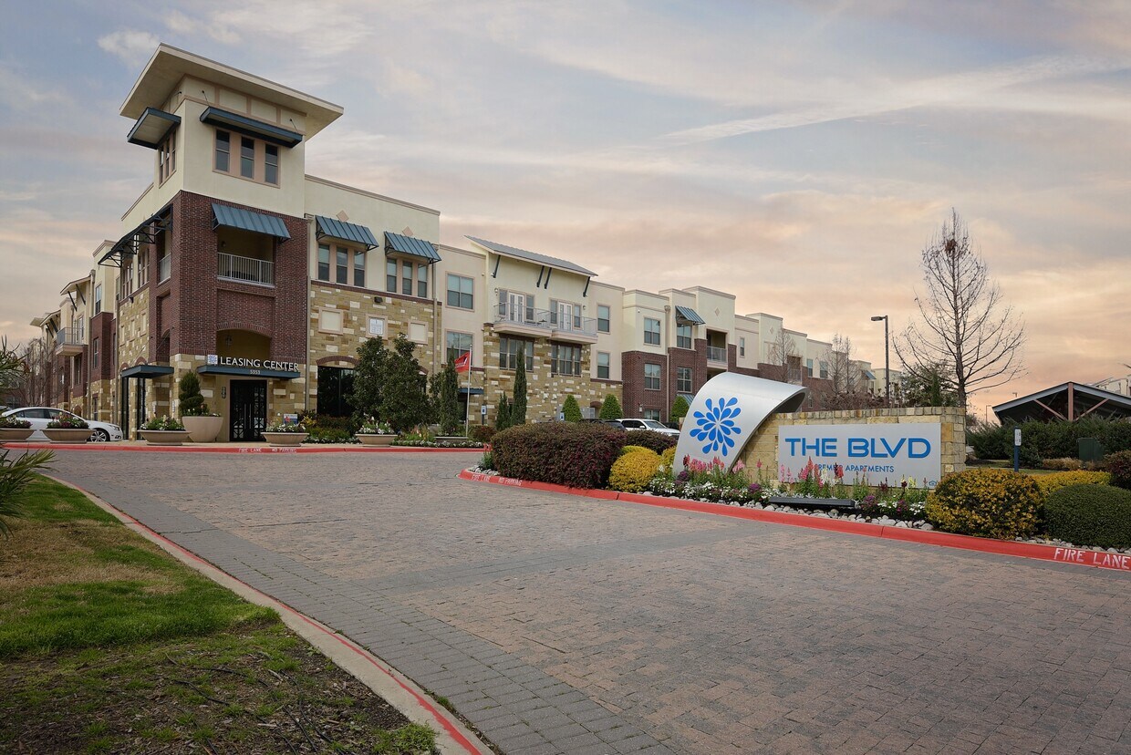 The BLVD Apartments in Irving, TX