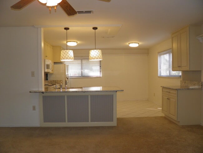 Foto del edificio - 103 Alden Dr