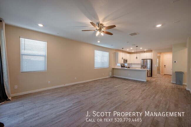 Building Photo - 449 Pinnacle Ridge Dr