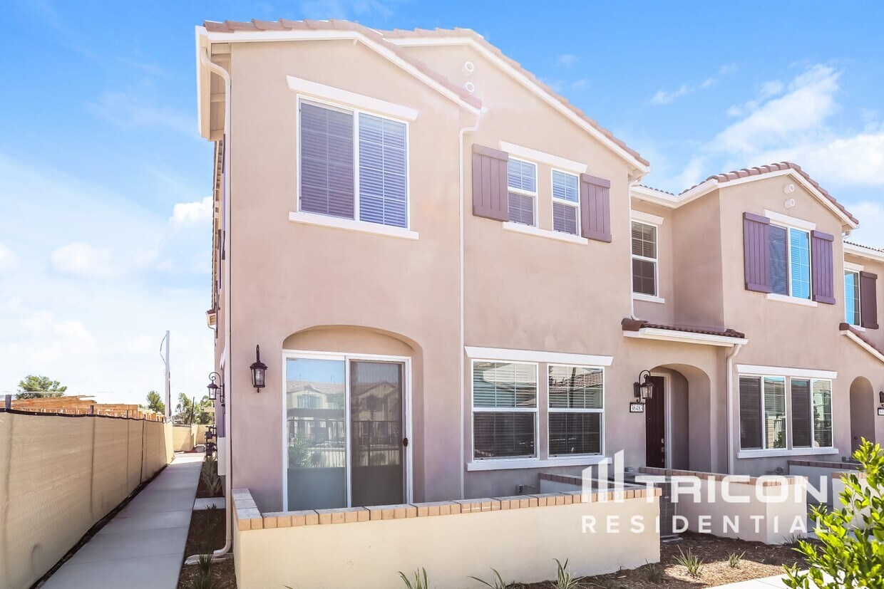36471 Hasta Way Wildomar CA Townhome Rentals in Wildomar CA