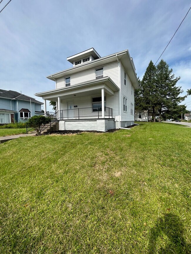 Foto del edificio - Large 3 Bedroom Home