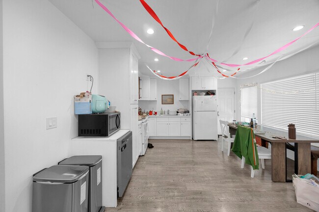 Foto del edificio - 570 N Cambridge St