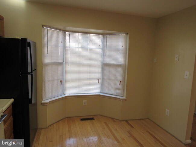 Foto del edificio - 3002 Henson Bridge Terrace
