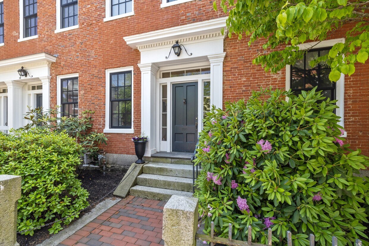 290 Pleasant St Portsmouth, NH 03801 Alquileres en Portsmouth, NH