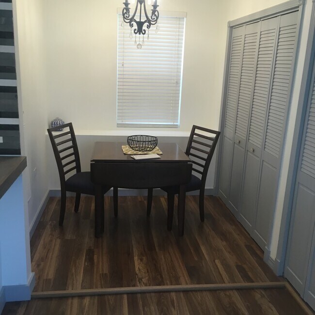 Dining room - 10912 S Avenue J