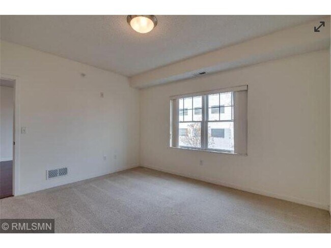 Foto del edificio - 619 SE 8th St