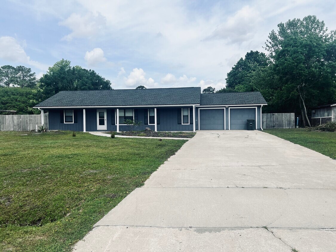 Foto principal - 103 Willow Lake Dr