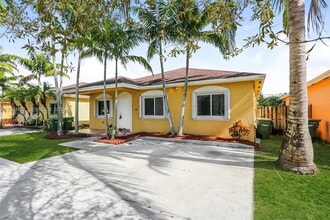 Building Photo - 213 SW 15th Pl
