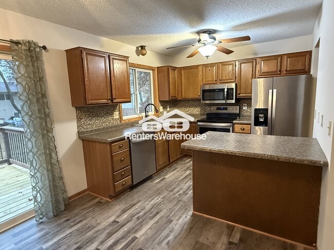 Foto del edificio - 11907 Wintergreen St NW