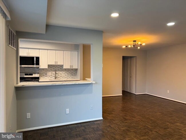 Foto del edificio - 317 Homeland Southway