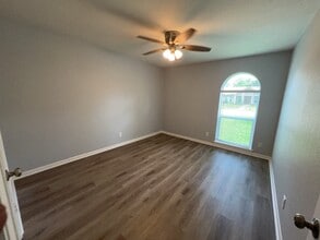 Building Photo - 27226 W Pyeatt Ln