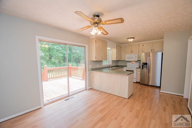 Foto del edificio - 1020 Eaglewood Dr