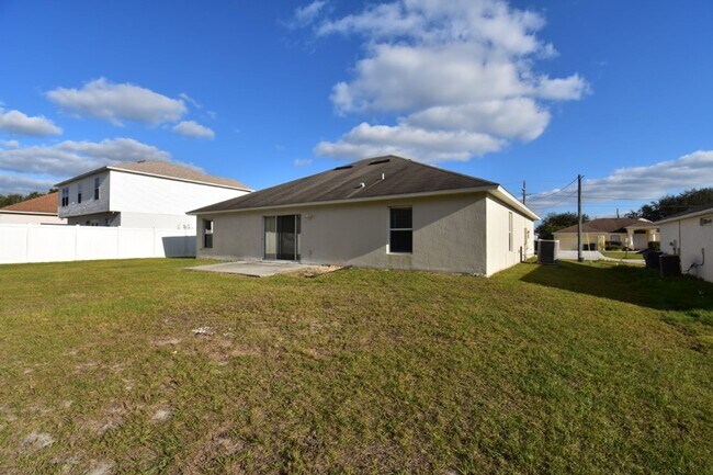 Foto del edificio - Spacious 3 bedroom 2 bath in Poinciana