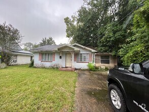 Building Photo - 4822 Merrimac Ave