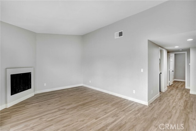 Building Photo - 9633 Juniper Ave