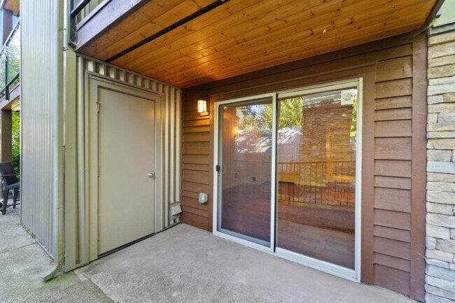 Building Photo - 1 bedroom in Redmond WA 98052
