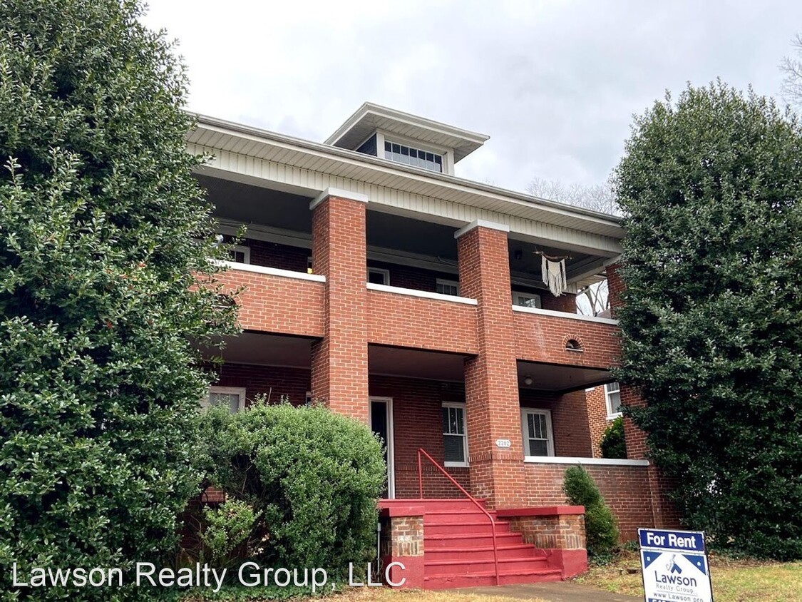 Primary Photo - 2202 Richelieu Ave SW