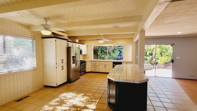 Building Photo - Single Family Home