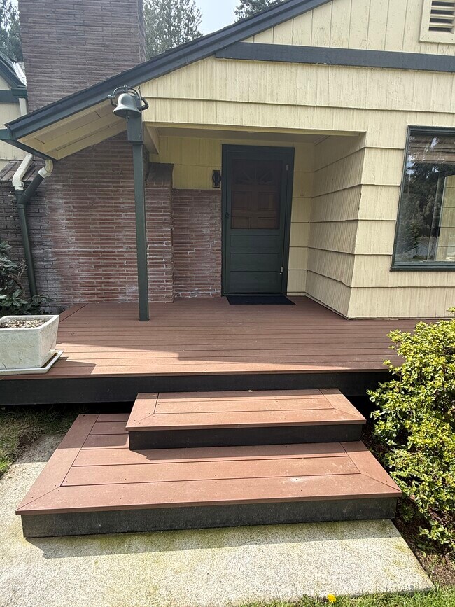 Foto del edificio - 6840 NE Wood Bay Ln