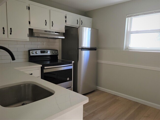 Building Photo - 205 MAIN D-122 St