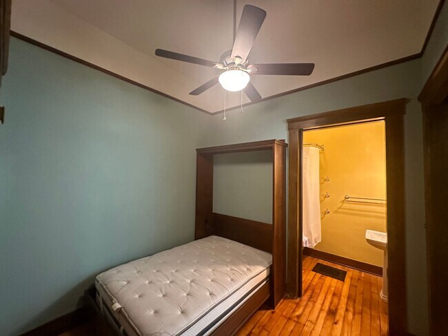 Foto del edificio - Charming 3BR/2.5BA Home For Rent in Highla...