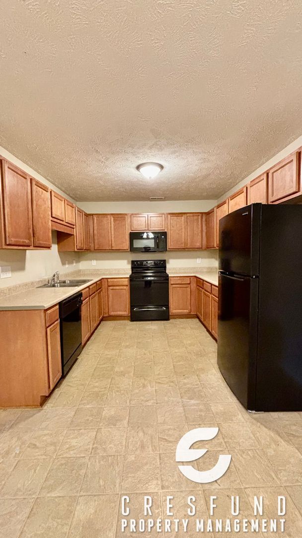 Foto del edificio - 3 Bed, 2.5 Bath Townhome - READY FOR YOU T...