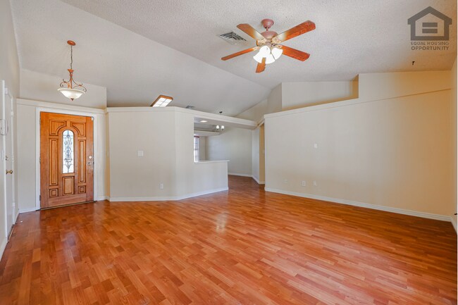 Foto del edificio - 5727 W Villa Maria Dr