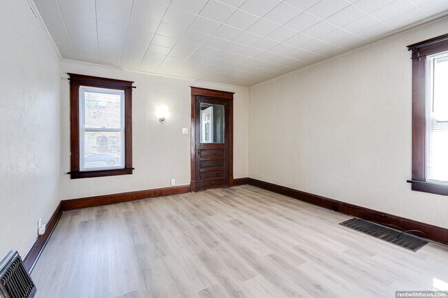 Foto del edificio - 1901 S Jefferson St