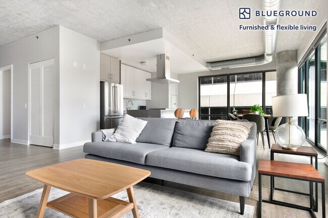 Foto del edificio - 423 E Ohio St