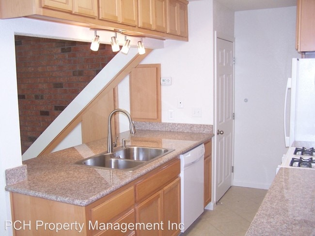 Building Photo - 257 Sharp Cir