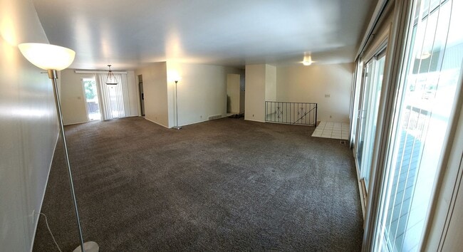 Building Photo - Murray Gem