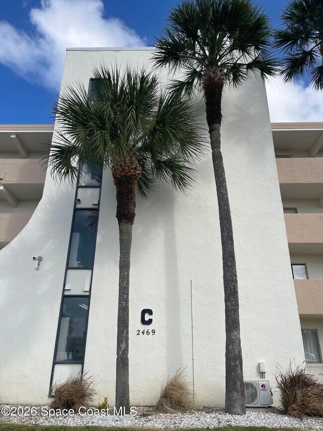 Foto del edificio - 2469 S Washington Ave