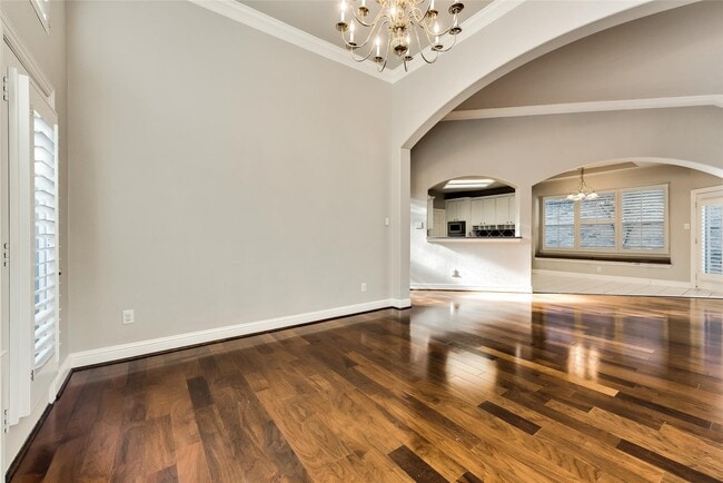 Foto del edificio - 5650 Travis Dr