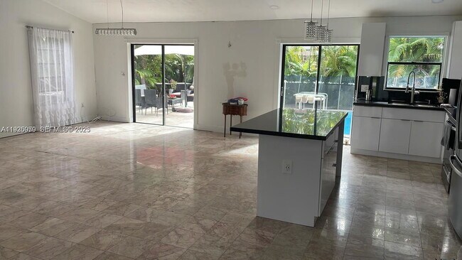 Foto del edificio - Southwest 90th Terrace, Miami, FL 33186 - 3 BR 2 BA house