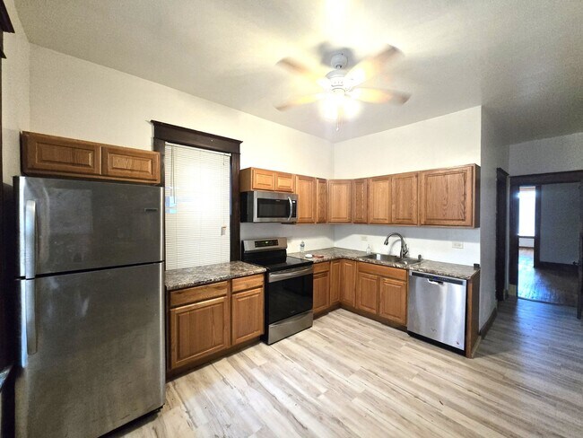 Foto del edificio - 6339 S Eberhart Ave