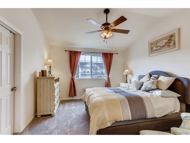 Foto del edificio - 121 McGregor Cir