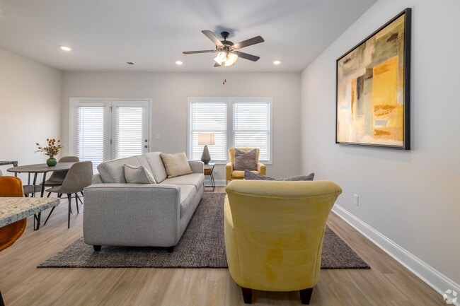 Interior Photo - Mintworth Commons