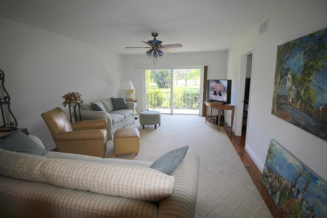 Building Photo - 208 S Lakeside Dr