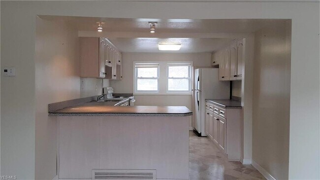 Foto del edificio - 854 Beach Rd
